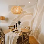 Giuseppe - 1 Bedroom And Parking In Alvalade Lizbona
